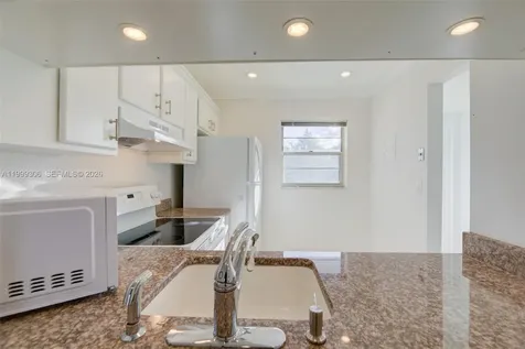 9311 Orange Grove Drive Davie FL 33324