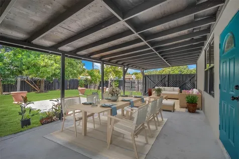 7022 SW 19th Court North Lauderdale FL 33068