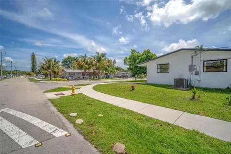 7022 SW 19th Court North Lauderdale FL 33068