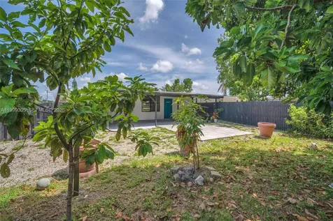 7022 SW 19th Court North Lauderdale FL 33068