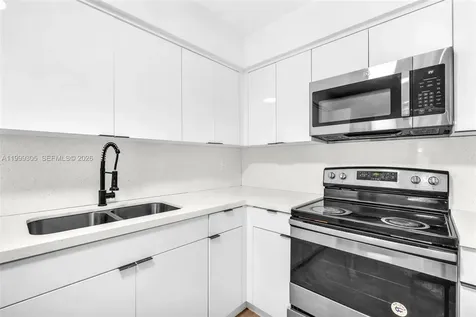 7022 SW 19th Court North Lauderdale FL 33068