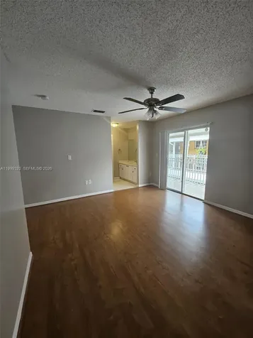 2527 W 76th Street Hialeah FL 33016