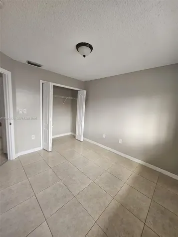 2527 W 76th Street Hialeah FL 33016