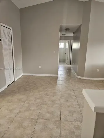 2527 W 76th Street Hialeah FL 33016