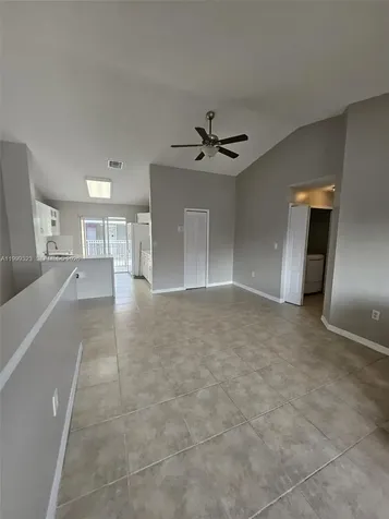 2527 W 76th Street Hialeah FL 33016
