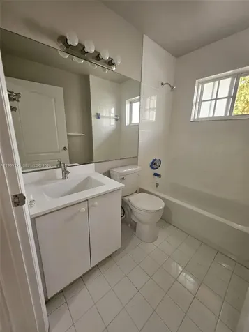 2527 W 76th Street Hialeah FL 33016