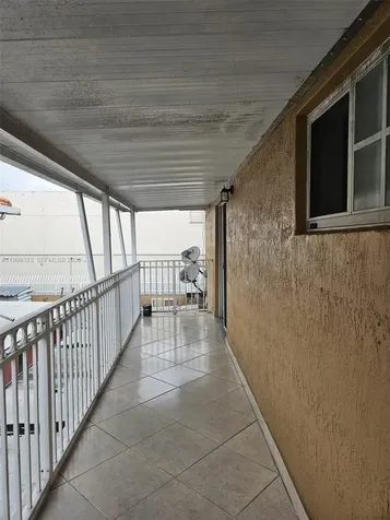 2527 W 76th Street Hialeah FL 33016
