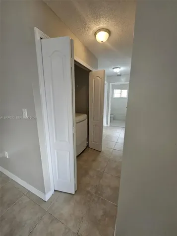 2527 W 76th Street Hialeah FL 33016