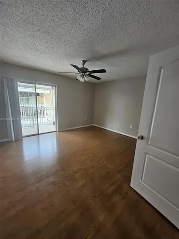 2527 W 76th Street Hialeah FL 33016