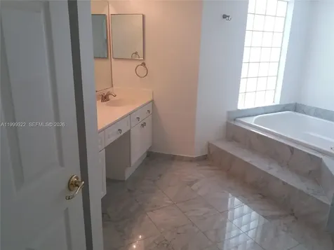 17275 Collins Avenue Sunny Isles Beach FL 33160