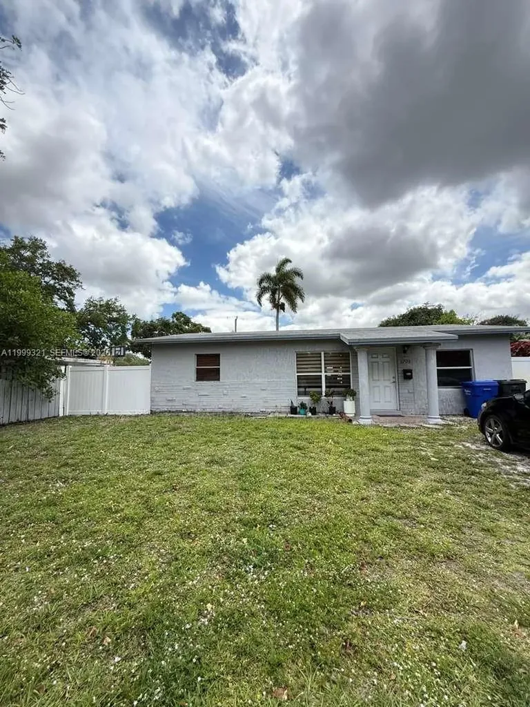 6708 Raleigh Street Hollywood FL 33024
