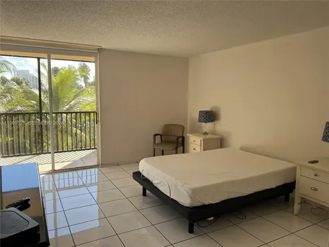 20335 W Country Club Drive Aventura FL 33180