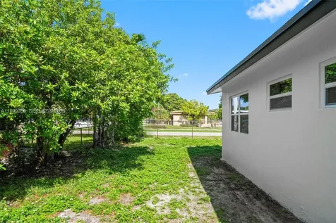 3061 NW 2nd Street Fort Lauderdale FL 33311