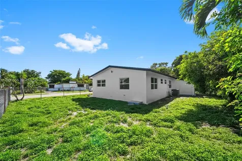 3061 NW 2nd Street Fort Lauderdale FL 33311