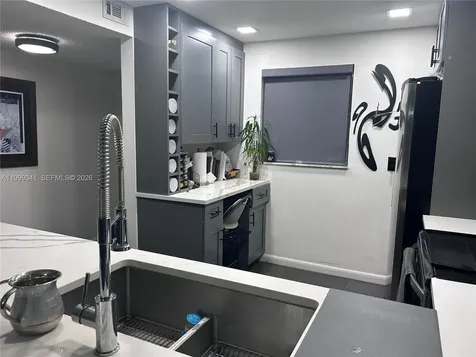 4025 N Nob Hill Road Sunrise FL 33351