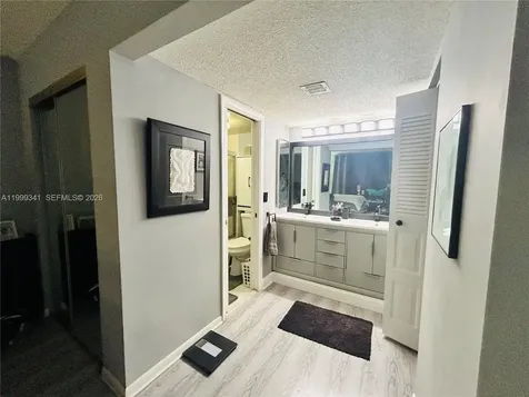 4025 N Nob Hill Road Sunrise FL 33351