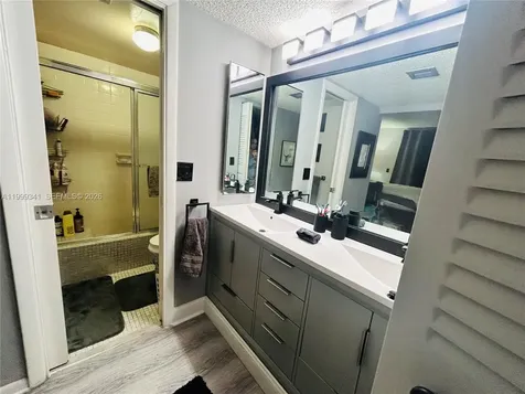 4025 N Nob Hill Road Sunrise FL 33351