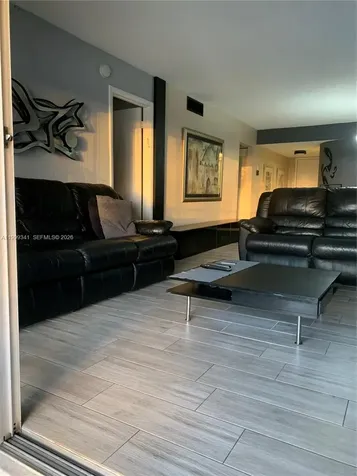 4025 N Nob Hill Road Sunrise FL 33351