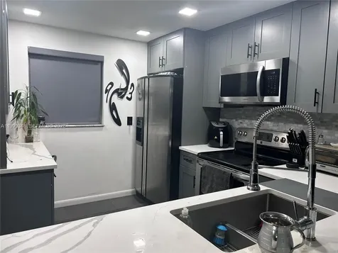 4025 N Nob Hill Road Sunrise FL 33351