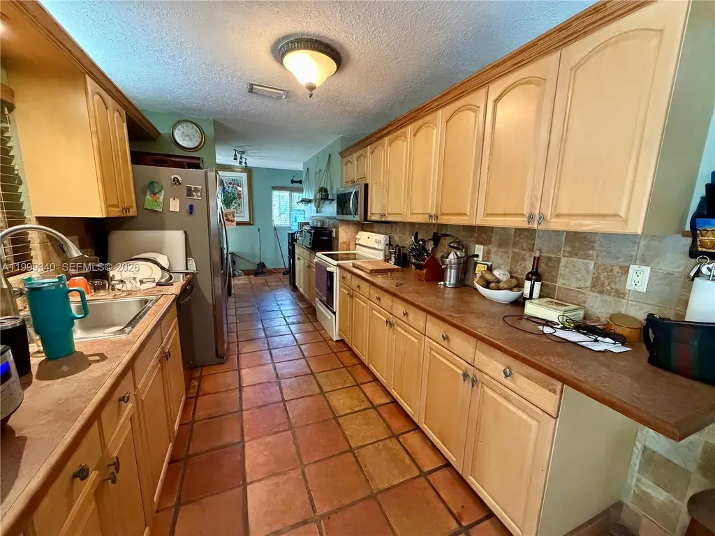 1581 SW 27th Terrace Fort Lauderdale FL 33312