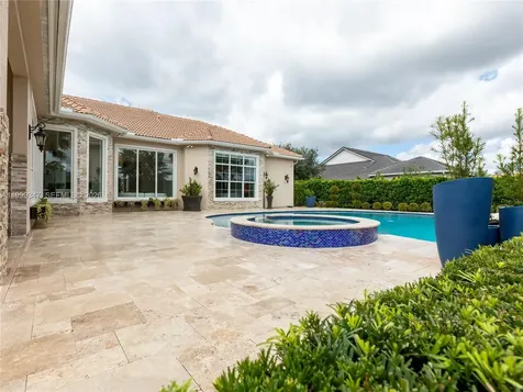 4950 E Sterling Ranch Circle Davie FL 33314