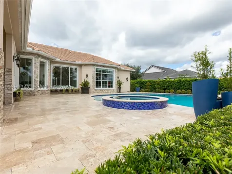 4950 E Sterling Ranch Circle Davie FL 33314