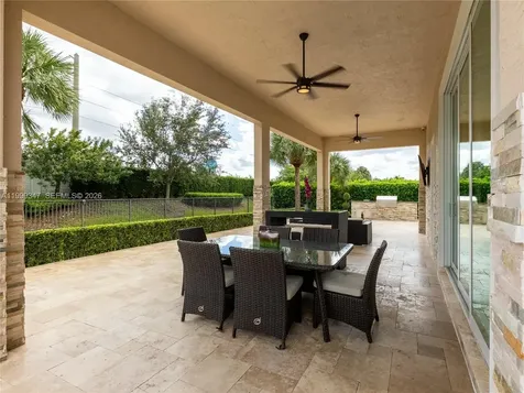 4950 E Sterling Ranch Circle Davie FL 33314