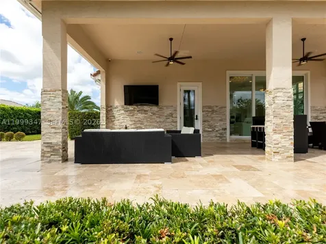 4950 E Sterling Ranch Circle Davie FL 33314