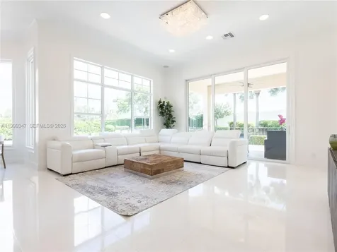 4950 E Sterling Ranch Circle Davie FL 33314