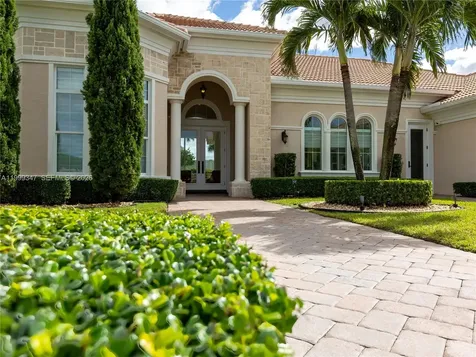 4950 E Sterling Ranch Circle Davie FL 33314