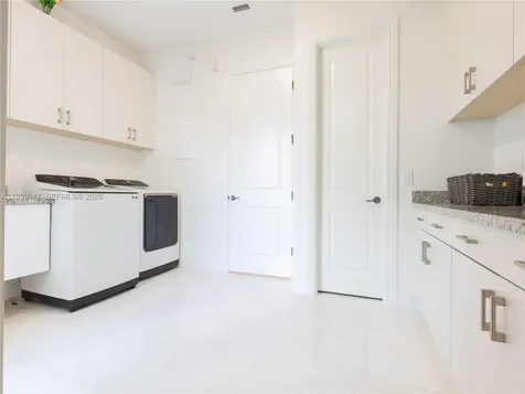 4950 E Sterling Ranch Circle Davie FL 33314