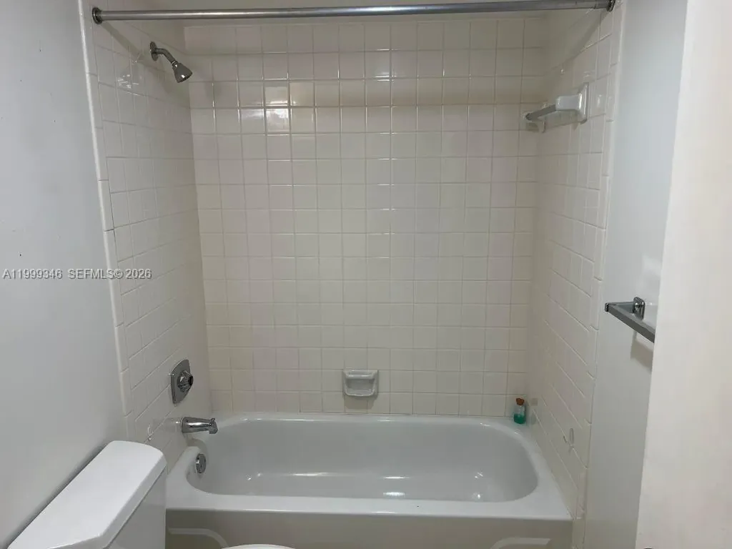 3186 Via Poinciana Lake Worth FL 33467