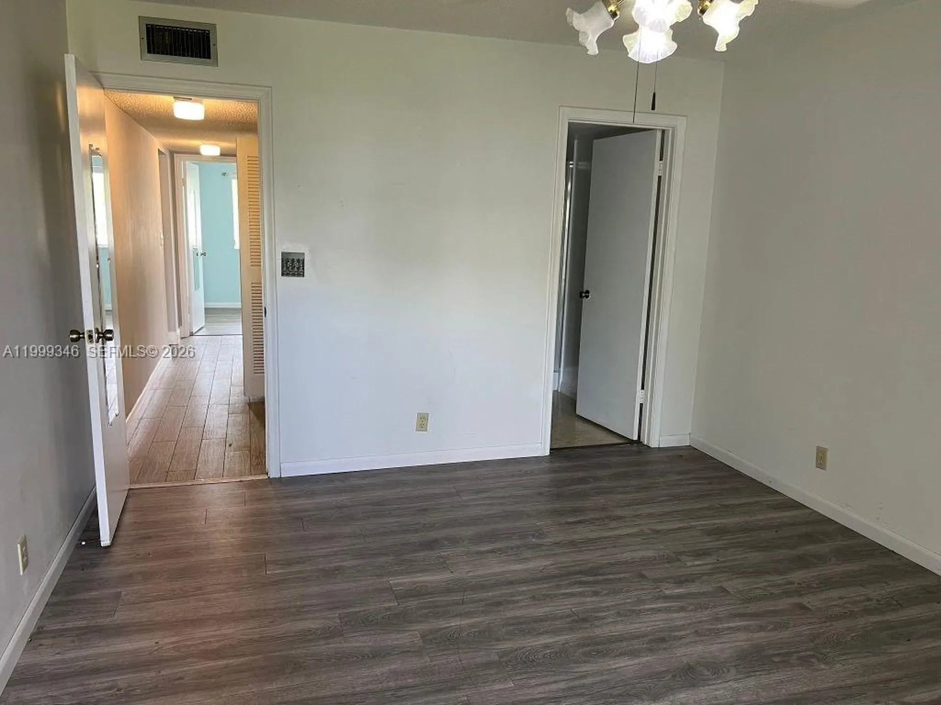 3186 Via Poinciana Lake Worth FL 33467
