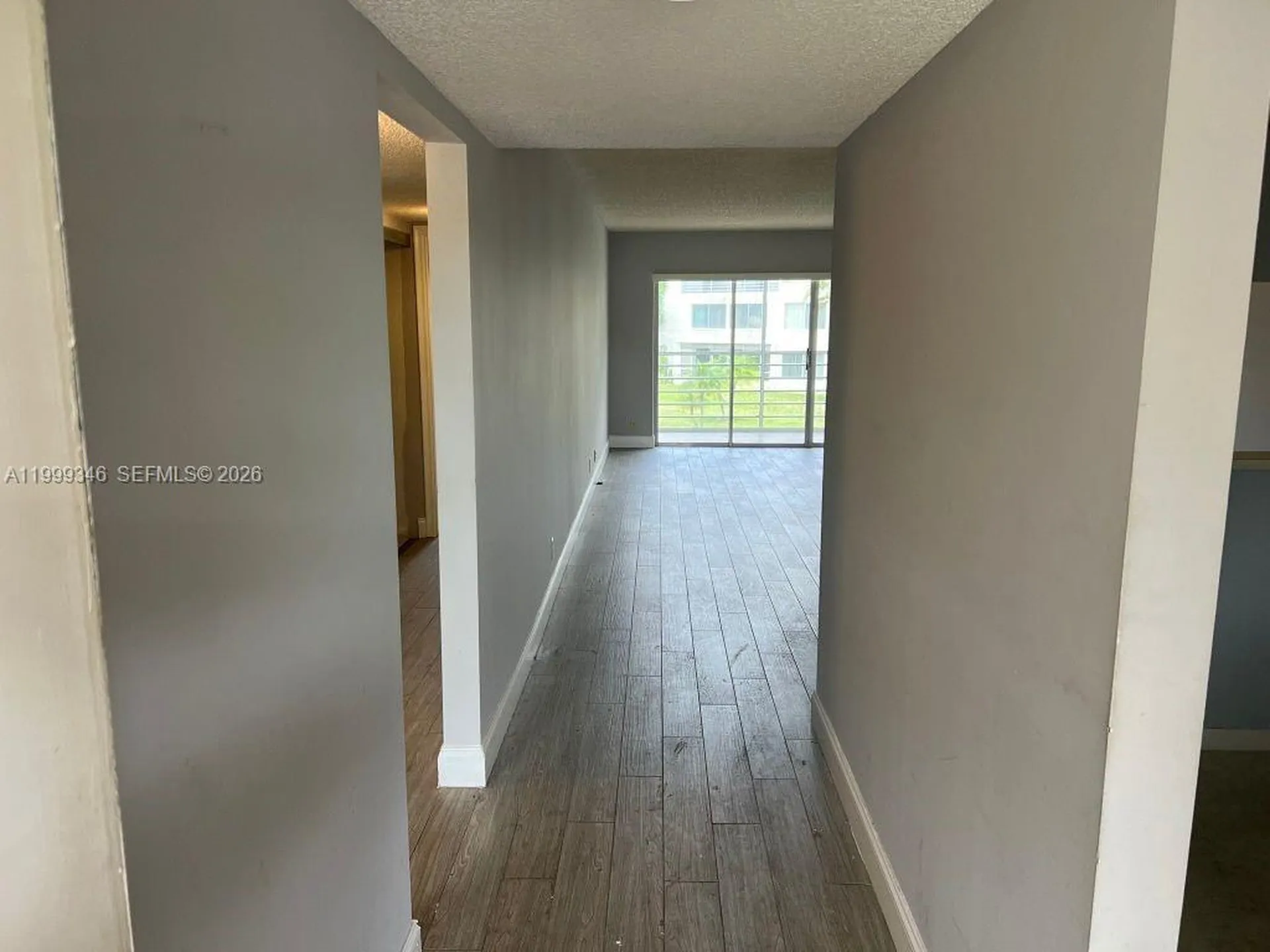 3186 Via Poinciana Lake Worth FL 33467