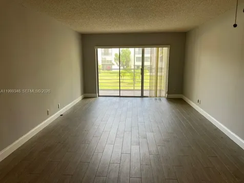 3186 Via Poinciana Lake Worth FL 33467