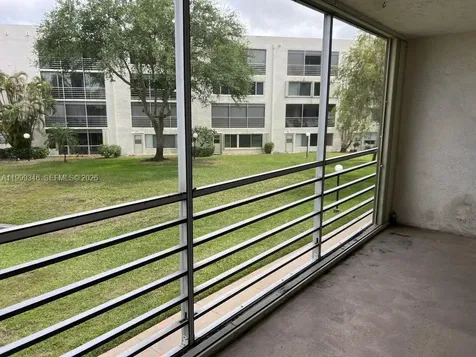 3186 Via Poinciana Lake Worth FL 33467