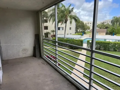 3186 Via Poinciana Lake Worth FL 33467