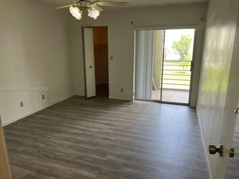 3186 Via Poinciana Lake Worth FL 33467