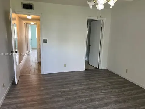 3186 Via Poinciana Lake Worth FL 33467