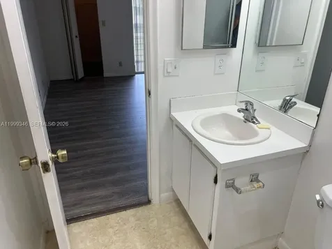 3186 Via Poinciana Lake Worth FL 33467