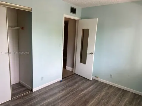 3186 Via Poinciana Lake Worth FL 33467