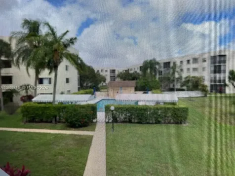 3186 Via Poinciana Lake Worth FL 33467