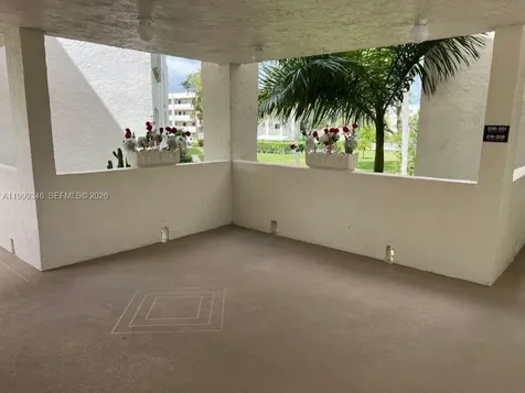 3186 Via Poinciana Lake Worth FL 33467