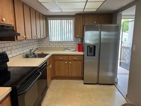 3186 Via Poinciana Lake Worth FL 33467