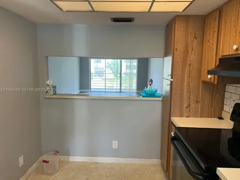 3186 Via Poinciana Lake Worth FL 33467