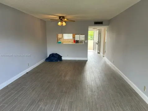 3186 Via Poinciana Lake Worth FL 33467