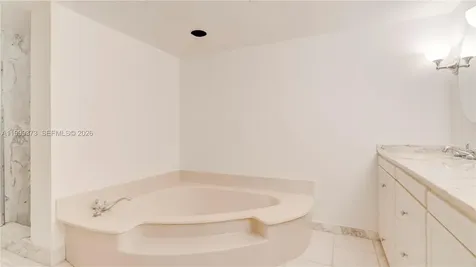 4000 Towerside Terrace Miami FL 33138