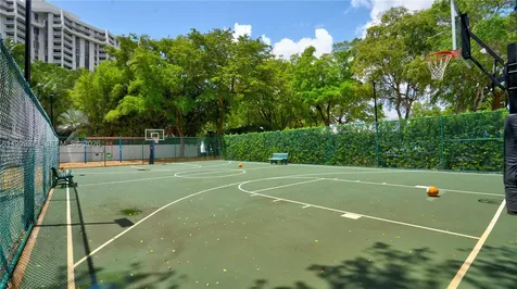 4000 Towerside Terrace Miami FL 33138