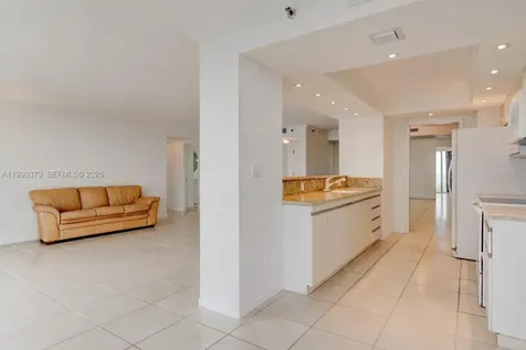 4000 Towerside Terrace Miami FL 33138