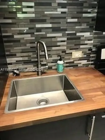 323 Washington Avenue Miami Beach FL 33139